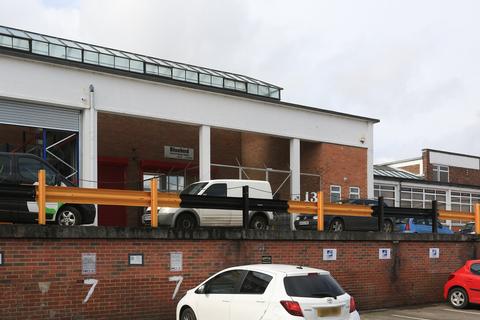 Office to rent, Kelvin Way Crawley RH10 9WE