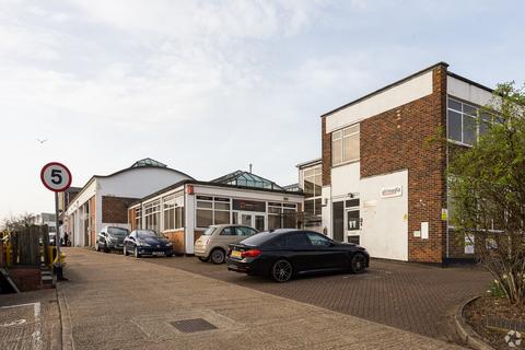 Office to rent, Kelvin Way Crawley RH10 9WE