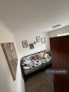 2 bedroom maisonette to rent, Littlecote Place, Pinner, HA5