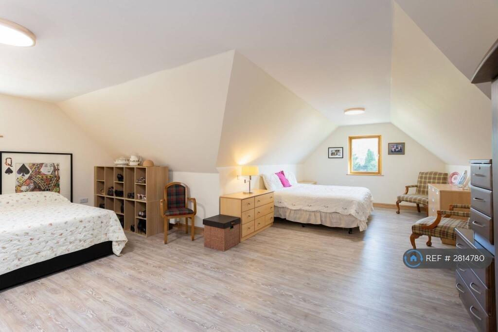 Bedroom 5 / 6 &amp; Ensuite