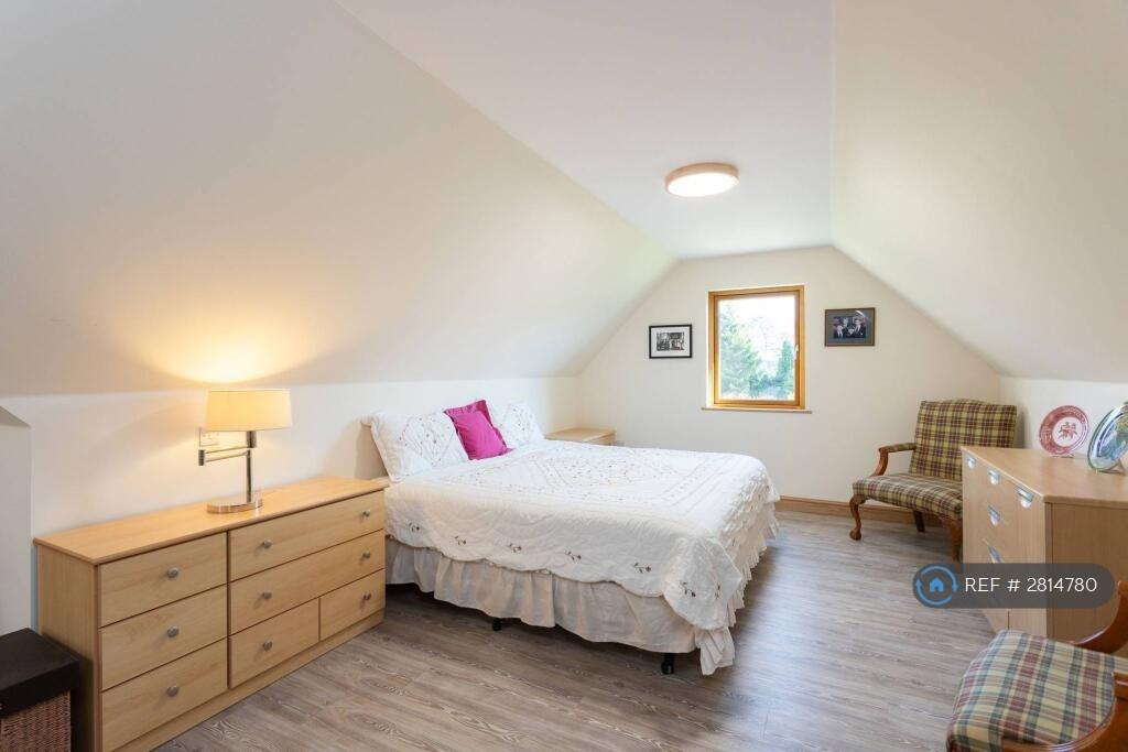 Bedroom 5 / 6 &amp; Ensuite
