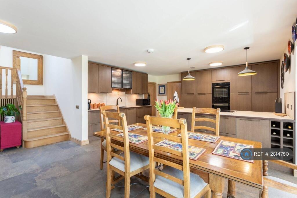 Breakfast Room