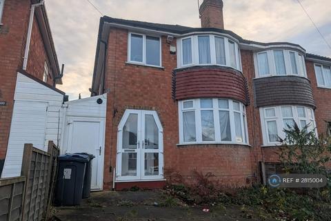 3 bedroom semi-detached house to rent, Nigel Avenue, Birmingham, B31