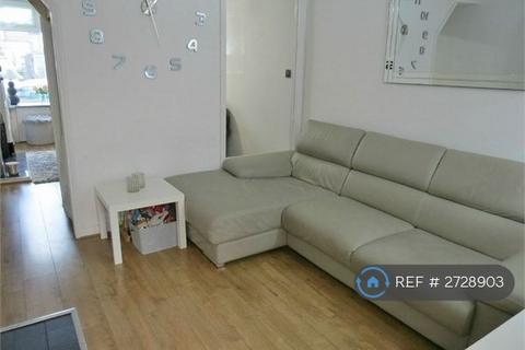2 bedroom terraced house to rent, Cannon Road, Watford, WD18