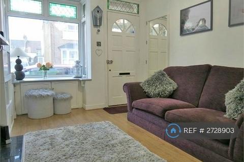 2 bedroom terraced house to rent, Cannon Road, Watford, WD18