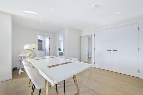 3 bedroom flat to rent, Bowden House, SW11