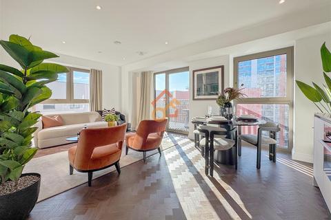 1 bedroom flat to rent, Halcyon House, 3 Eden place, London, E16