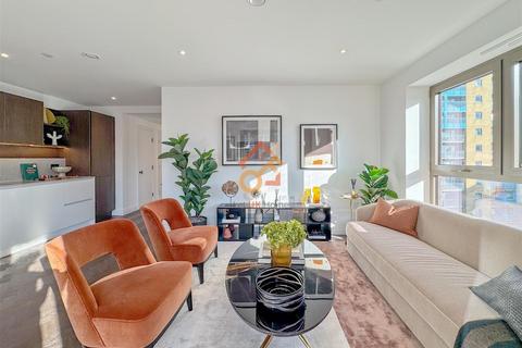 1 bedroom flat to rent, Halcyon House, 3 Eden place, London, E16