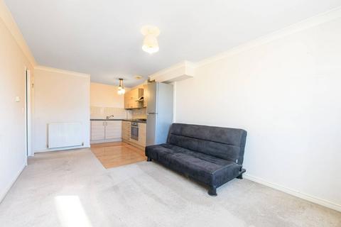 1 bedroom flat to rent, Runway Close, Colindale, London, NW9