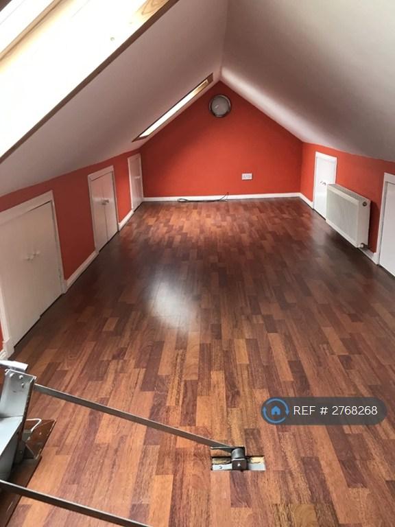 Floored Loft/ Office Or Extra Room