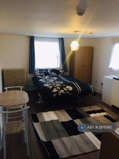 Studio to rent, St. Pauls Road, London, N17