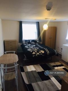 Studio to rent, St. Pauls Road, London, N17