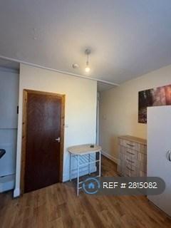 Studio to rent, St. Pauls Road, London, N17