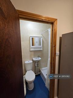 Studio to rent, St. Pauls Road, London, N17