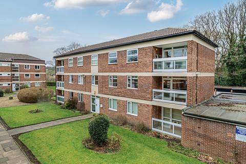2 bedroom flat for sale, Foxhill Court, Weetwood, Leeds, LS16