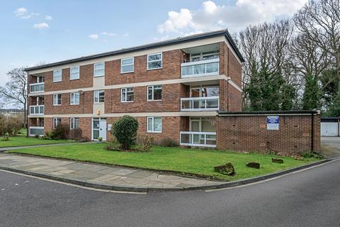 2 bedroom flat for sale, Foxhill Court, Weetwood, Leeds, LS16