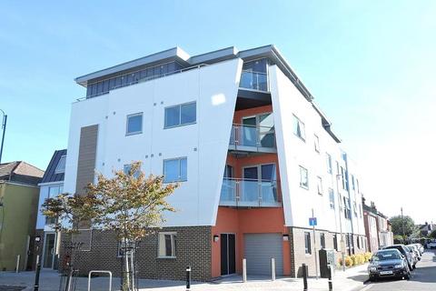 Studio to rent, Fawcett Road, Southsea, Hampshire, PO4