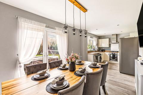 4 bedroom detached house for sale, Irons Close, Loughborough LE12