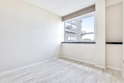 2 bedroom flat to rent, Calderwood Street, Woolwich, SE18