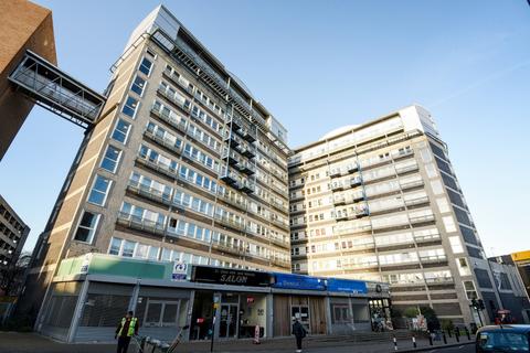 2 bedroom flat to rent, Calderwood Street, Woolwich, SE18