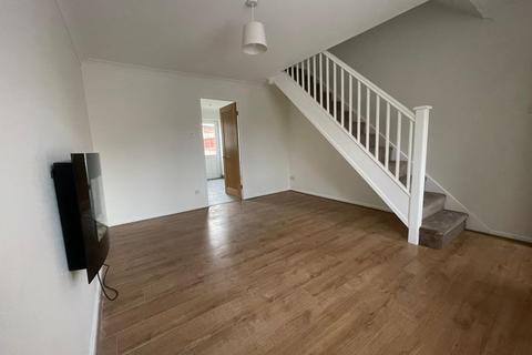 2 bedroom terraced house to rent, St Abbs Close, Victoria Dock HU9