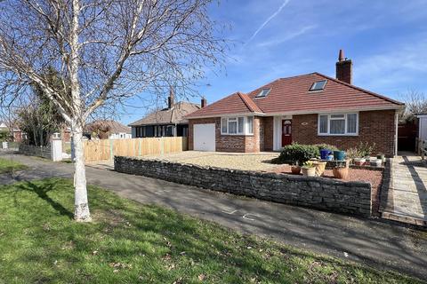 Keysworth Avenue, Barton On Sea, New Milton, Hampshire. BH25 7HZ