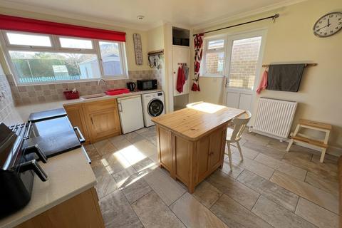 4 bedroom chalet for sale, Keysworth Avenue, Barton On Sea, New Milton, Hampshire. BH25 7HZ