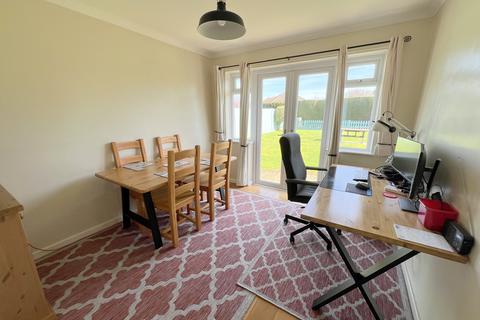 4 bedroom chalet for sale, Keysworth Avenue, Barton On Sea, New Milton, Hampshire. BH25 7HZ