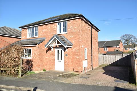 2 bedroom detached house for sale, Woodlands Road, Hampshire GU14