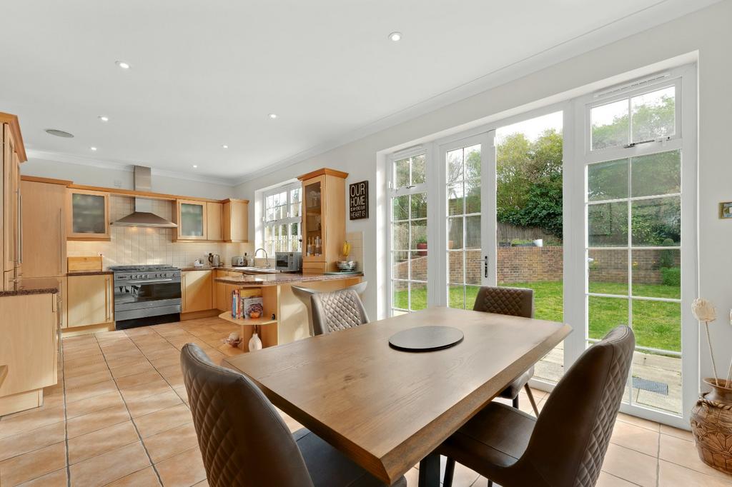 Kitchen/Breakfast Rm