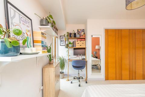 1 bedroom flat for sale, St. James Barton, City Centre