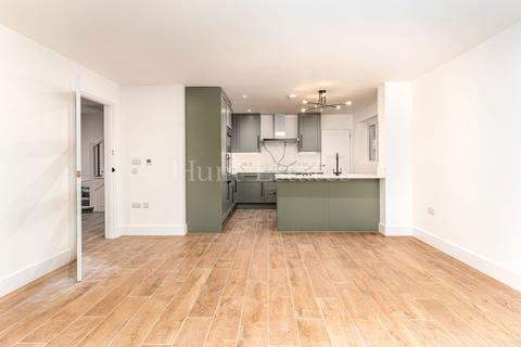 6 bedroom detached house to rent, Amador