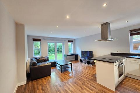undefined, Bassett Avenue, SOUTHAMPTON