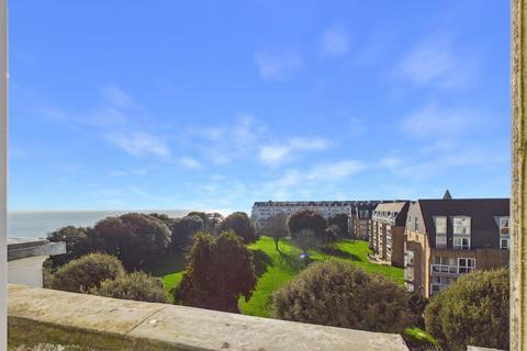 2 bedroom apartment for sale, Clifton Gardens, Kent CT20