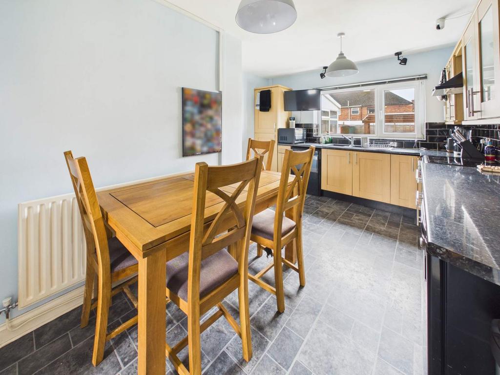Kitchen/Dining Area