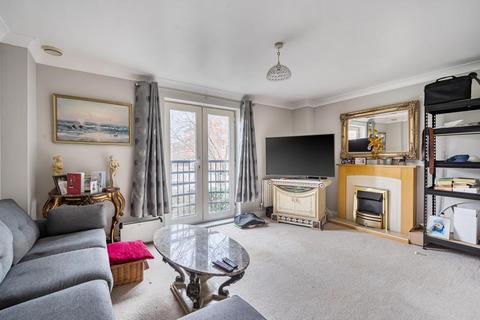 3 bedroom end of terrace house for sale, Saltash Road,  Swindon,  SN2