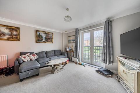 3 bedroom end of terrace house for sale, Saltash Road,  Swindon,  SN2