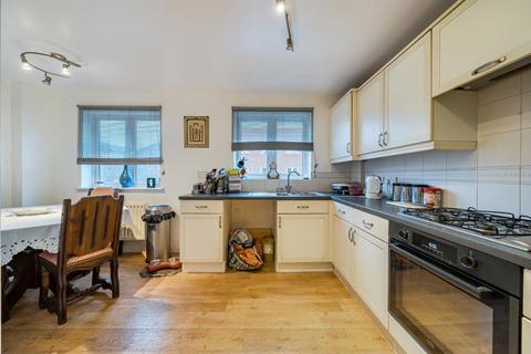 3 bedroom end of terrace house for sale, Saltash Road,  Swindon,  SN2