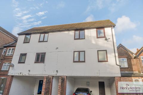 Studio for sale, Charles Street, Petersfield, GU32