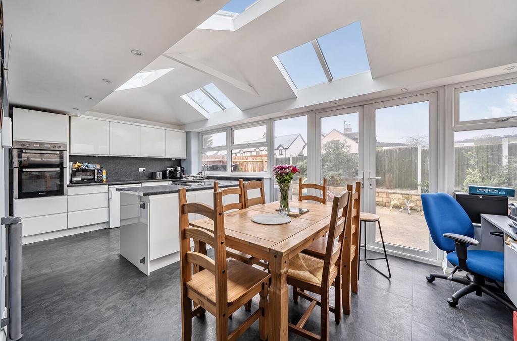 Kitchen/Breakfast