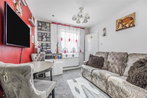 2 bedroom flat for sale, Childe Square, Portsmouth PO2