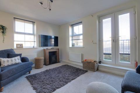 3 bedroom end of terrace house for sale, Springfield Court, Roberttown, Liversedge, West Yorkshire, WF15