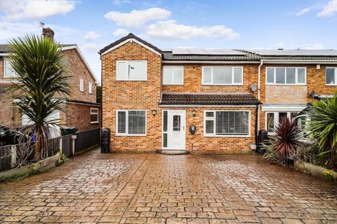 5 bedroom semi-detached house for sale, Yew Tree Crescent, Rossington, DN11