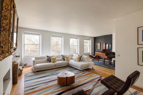 3 bedroom maisonette for sale, Upper Street, London N1