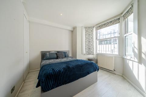 2 bedroom flat for sale, Harwood Road, Fulham, London, SW6