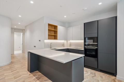 2 bedroom flat to rent, Carnwath Road, London SW6
