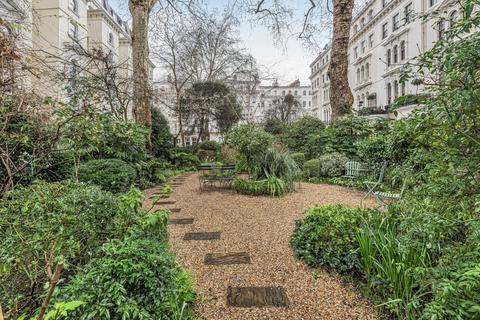 2 bedroom flat for sale, Kensington Gardens Square, Bayswater, London, W2