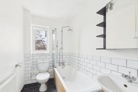 1 bedroom apartment to rent, Larkham Close, Feltham, TW13