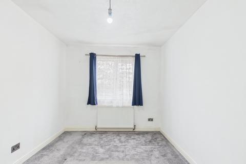 1 bedroom apartment to rent, Larkham Close, Feltham, TW13