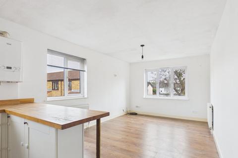 1 bedroom apartment to rent, Larkham Close, Feltham, TW13